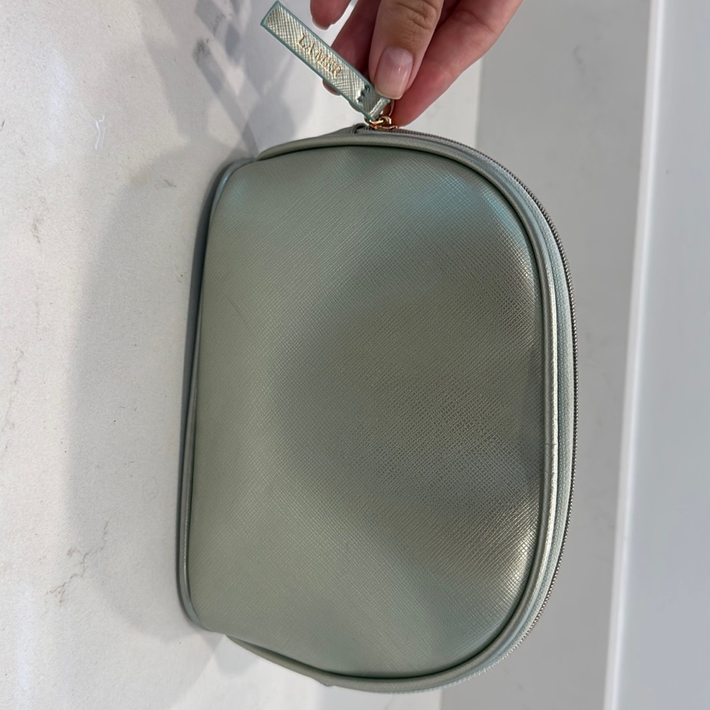 La mer pouch